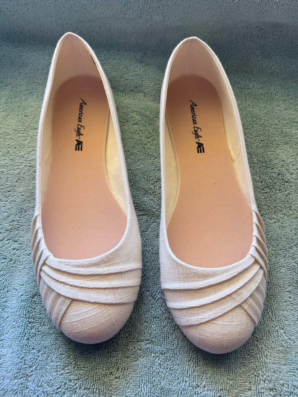 American Eagle Outfitters Women's Cream Pleated Ballet Flats size 10